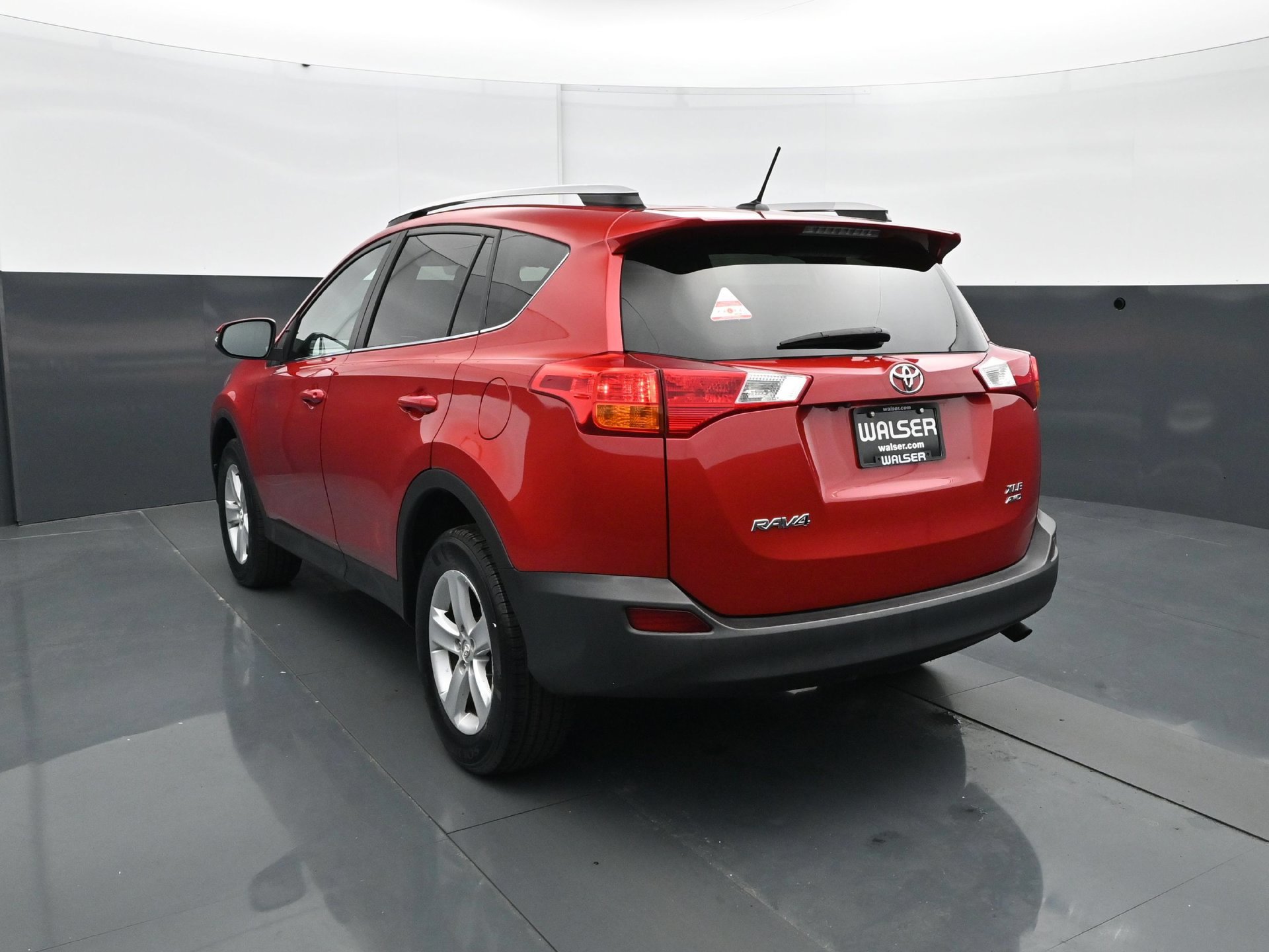 Used 2014 Toyota RAV4 XLE AWD/4WD image 5