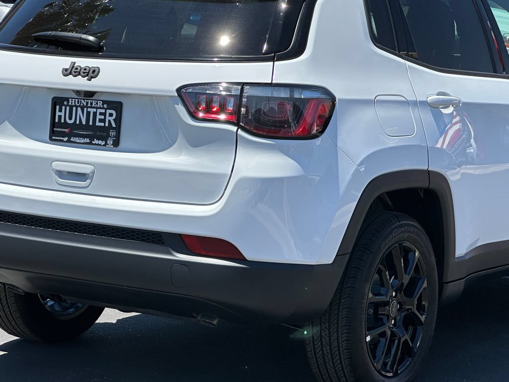New 2026 Jeep Compass Latitude AWD/4WD image 8