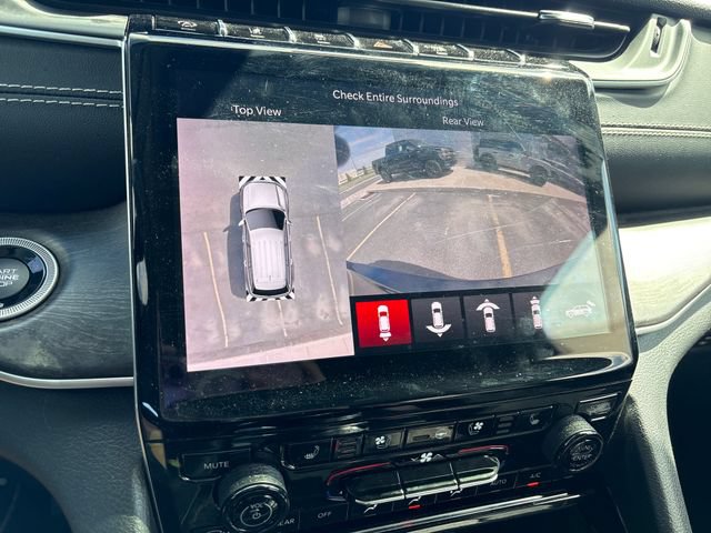 Used 2022 Jeep Grand Cherokee L Limited w/ Luxury Tech Group II AWD/4WD image 25