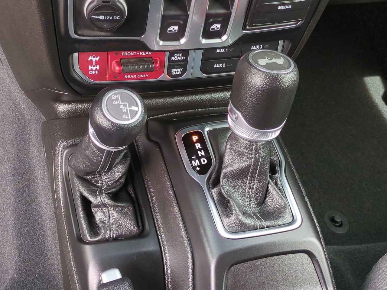 Used 2024 Jeep Wrangler Rubicon w/ Safety Group image 19