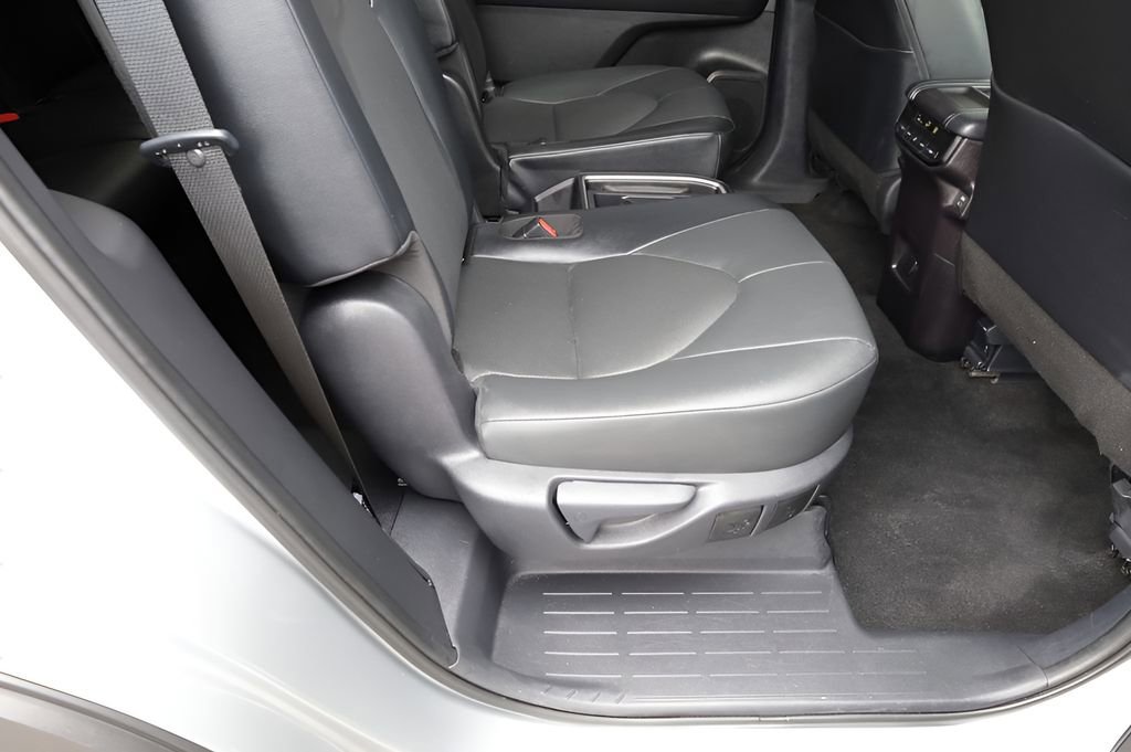 Certified 2025 Toyota Grand Highlander AWD image 27