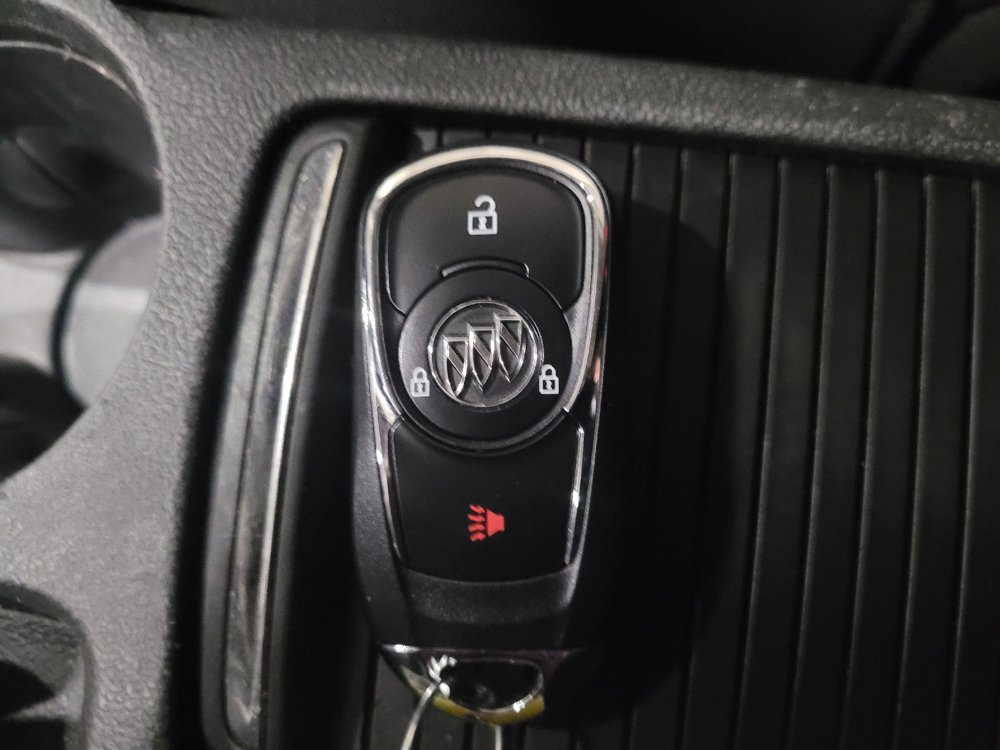Used 2022 Buick Encore Preferred AWD/4WD image 32