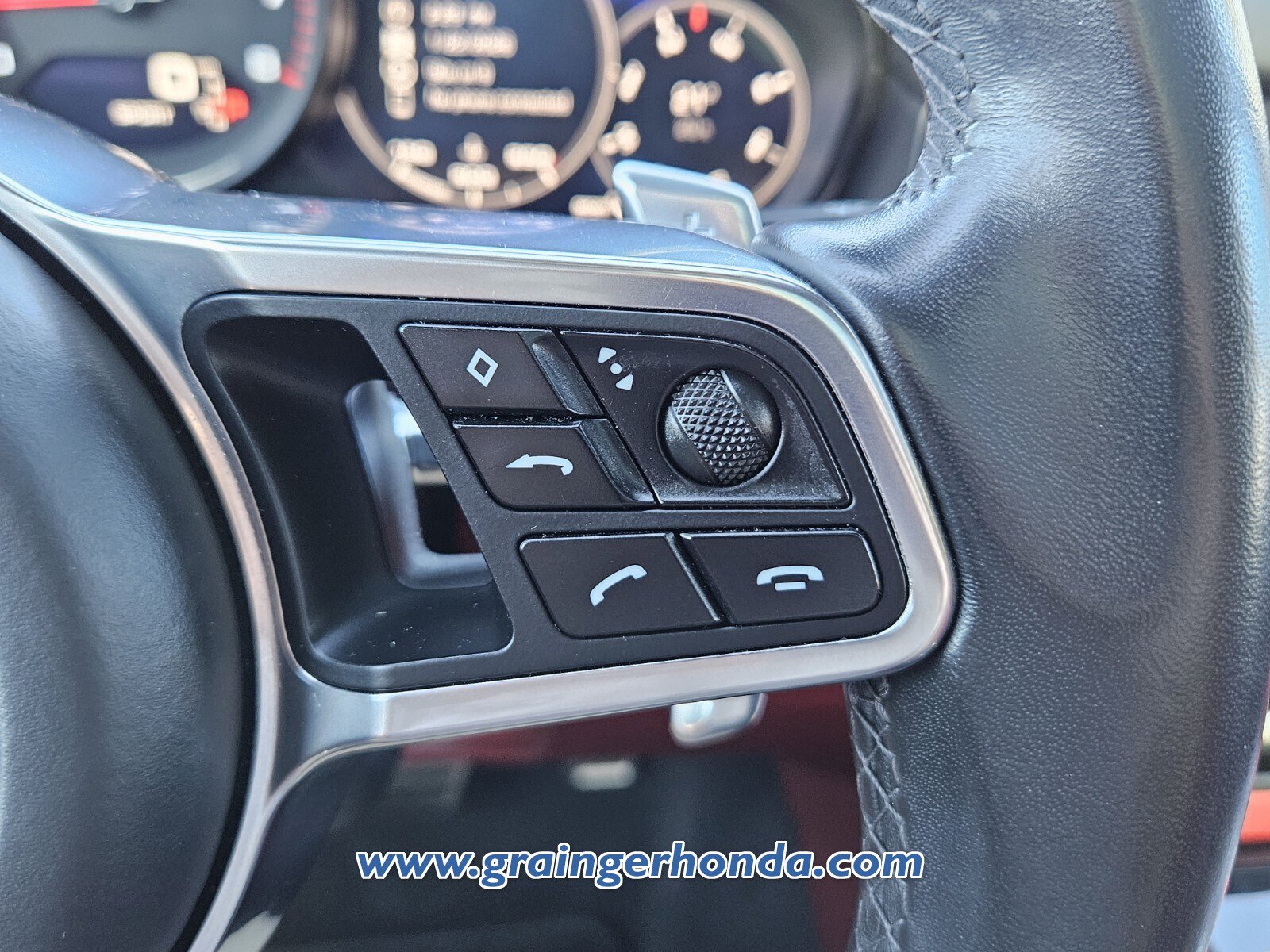 Used 2019 Porsche Cayenne S image 20