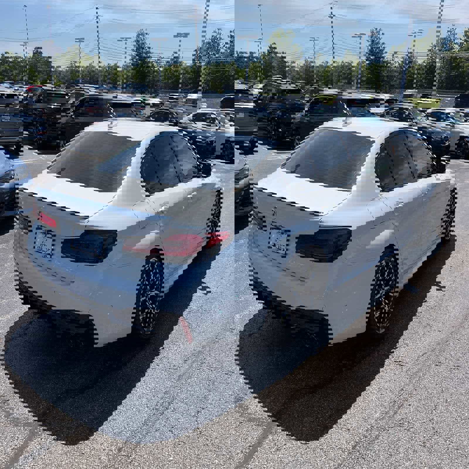 Used 2023 BMW 540i xDrive w/ M Sport Package image 15