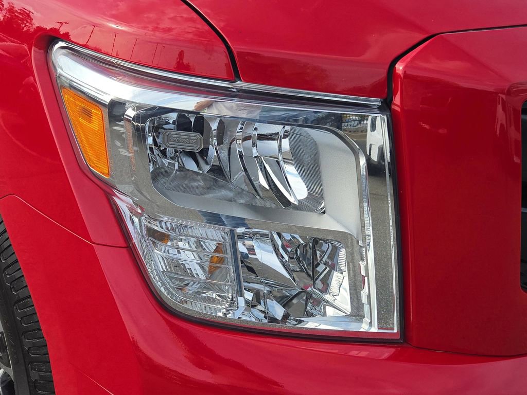 Used 2021 Nissan Titan SV w/ Accessory Utility Package image 5