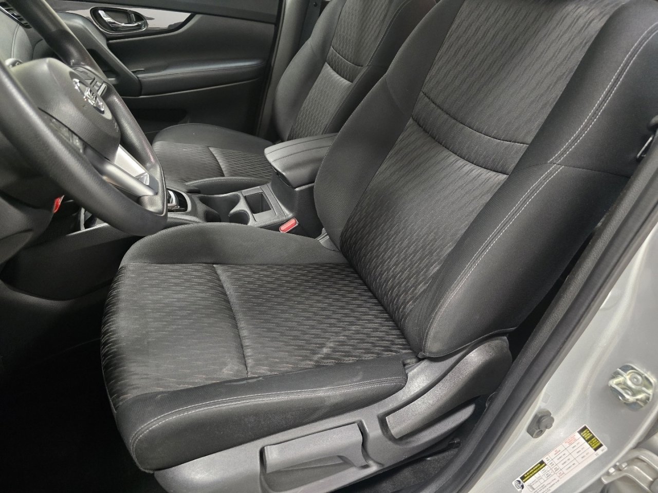 Used 2018 Nissan Rogue S image 21