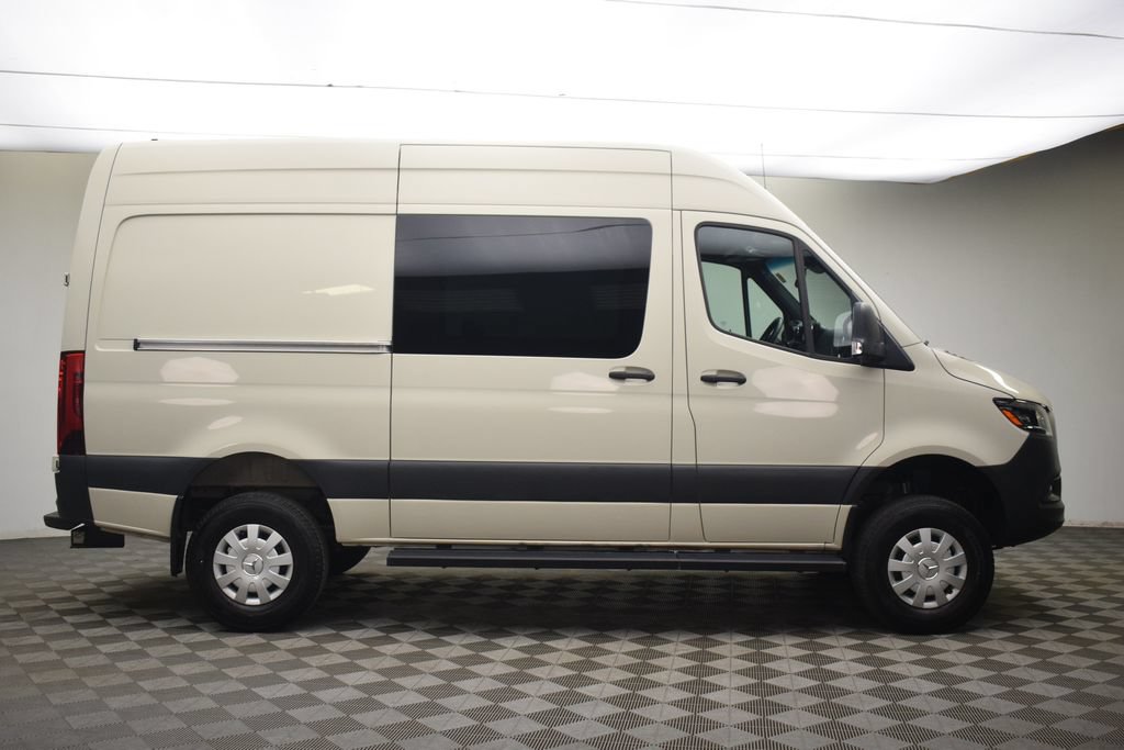 Used 2024 Mercedes-Benz Sprinter 2500 image 11