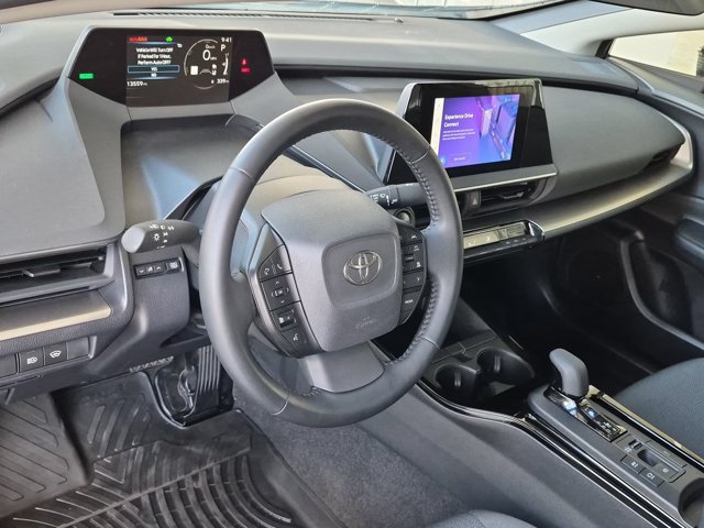 Used 2024 Toyota Prius LE FWD image 17