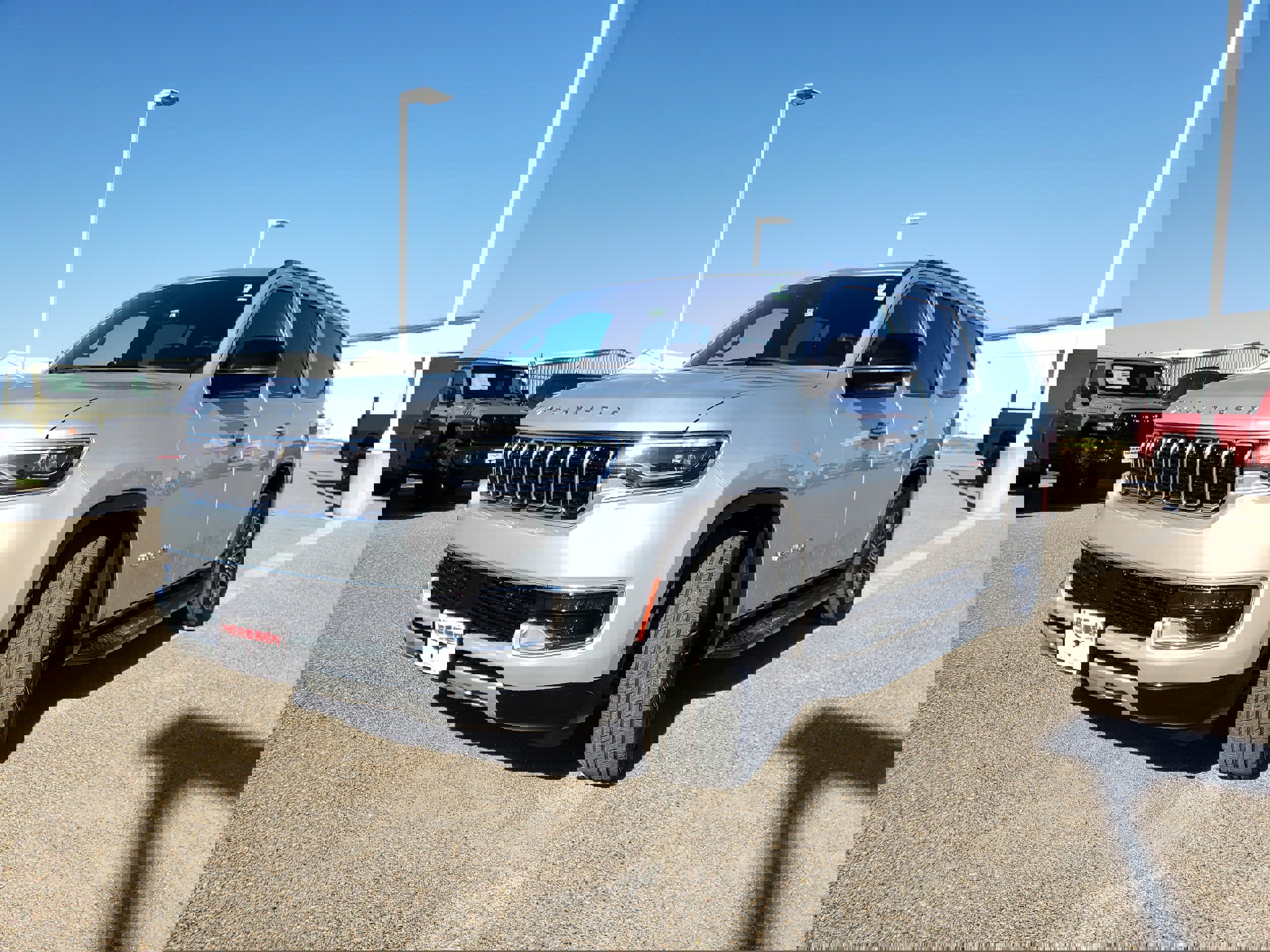 Used 2024 Jeep Wagoneer L Series II w/ Flexible Seating Group image 3