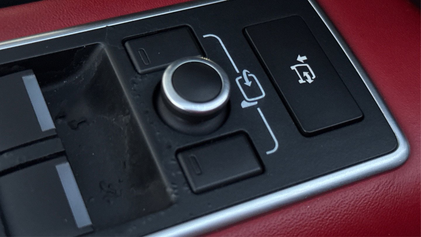 Used 2017 Land Rover Range Rover Autobiography image 52