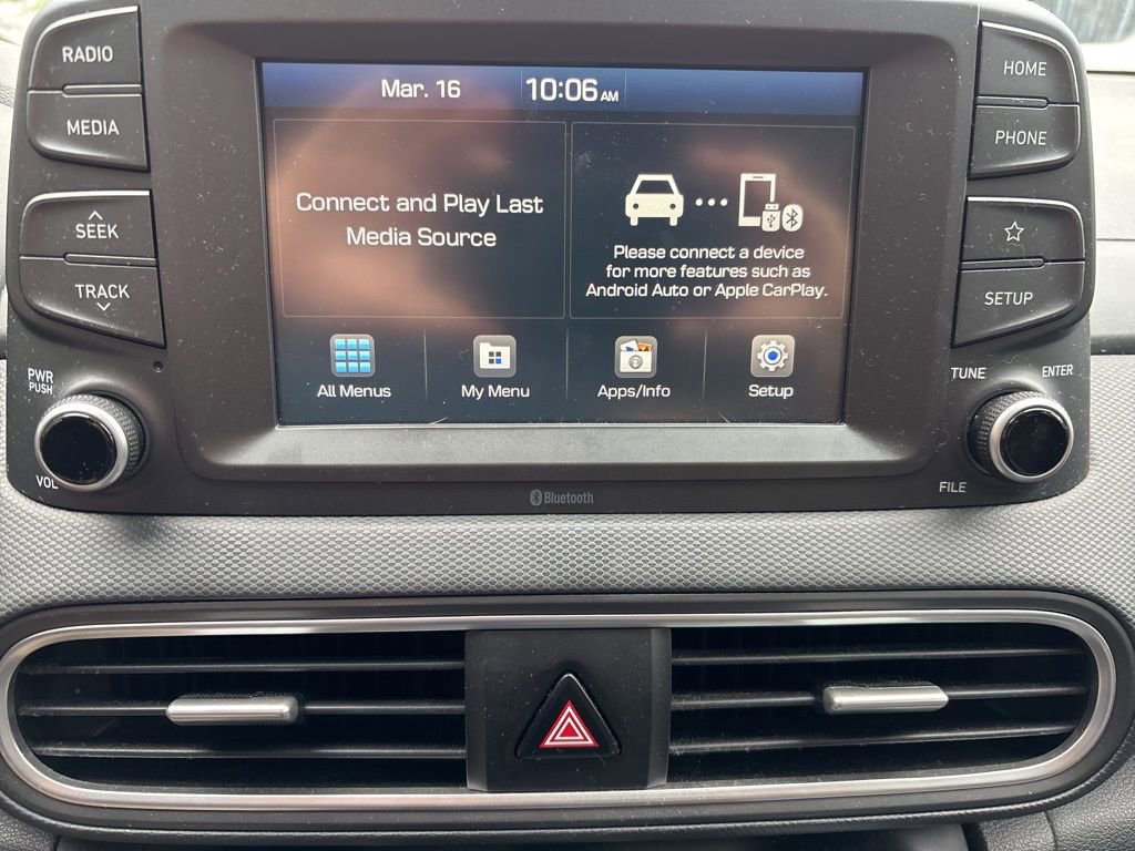 Used 2021 Hyundai Kona SE w/ Winter Weather Package image 11