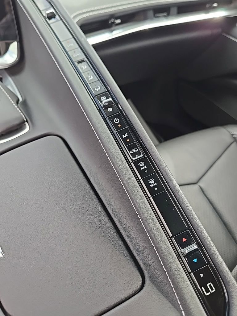 Used 2020 Chevrolet Corvette Stingray Coupe w/ Z51 Performance Package image 43