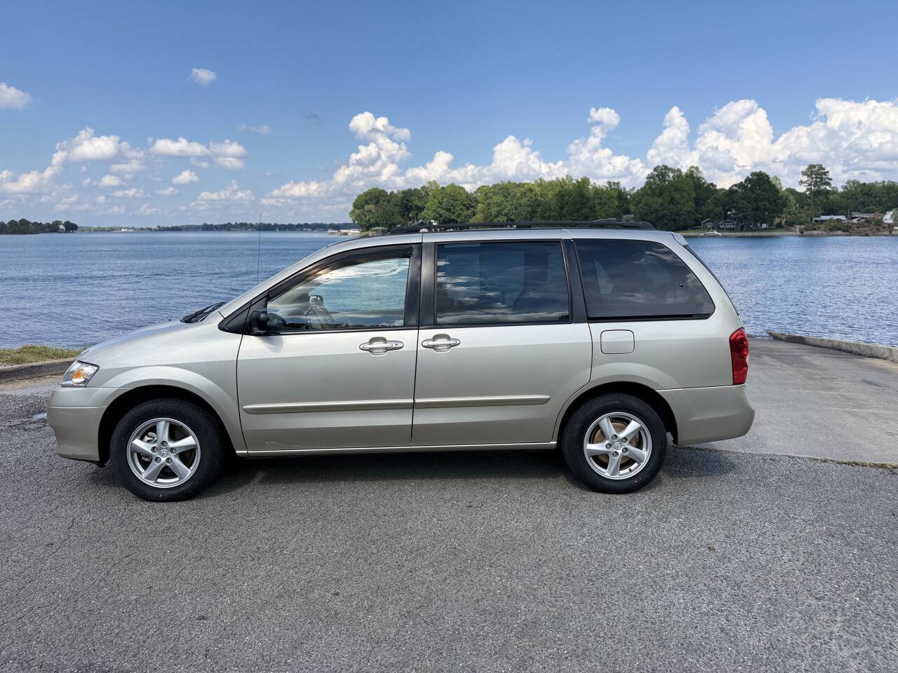 Used 2003 MAZDA MPV LX