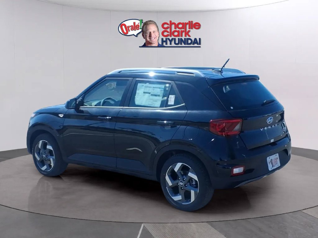 New 2026 Hyundai Venue SEL FWD image 3