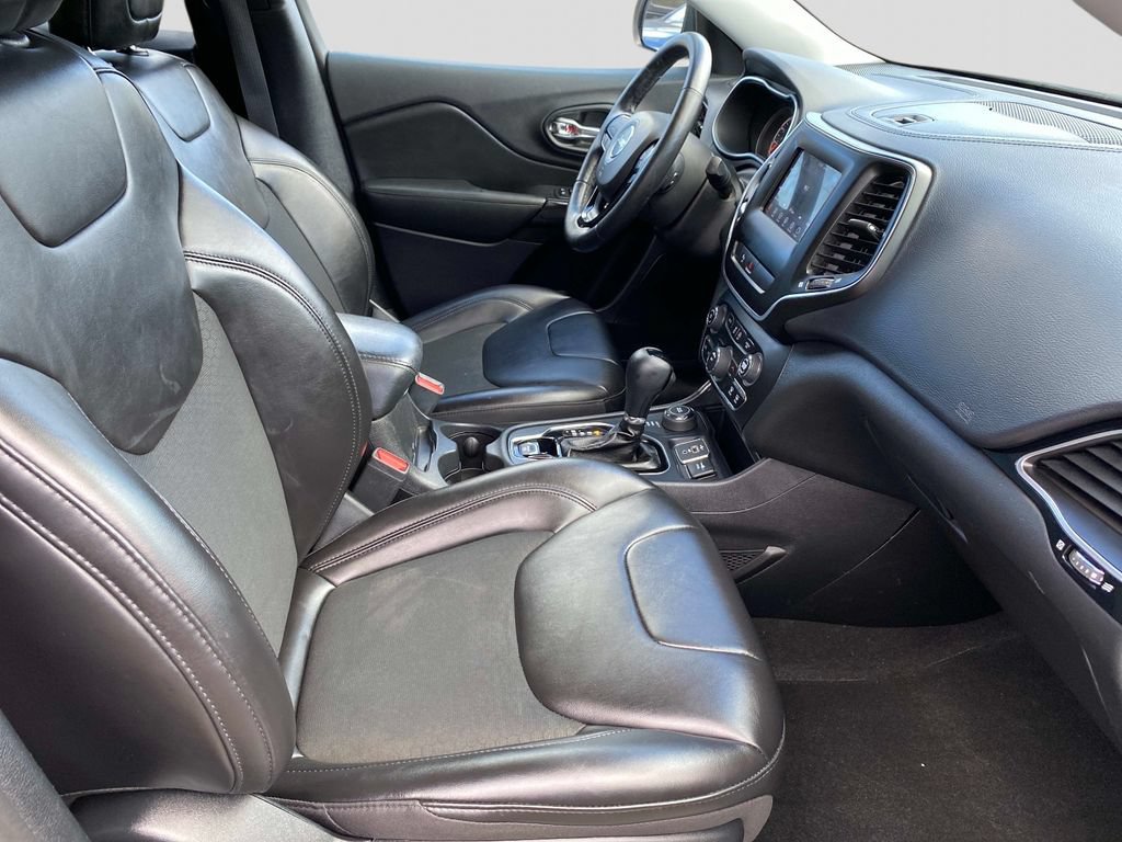 Certified 2020 Jeep Cherokee Latitude Plus AWD/4WD image 25