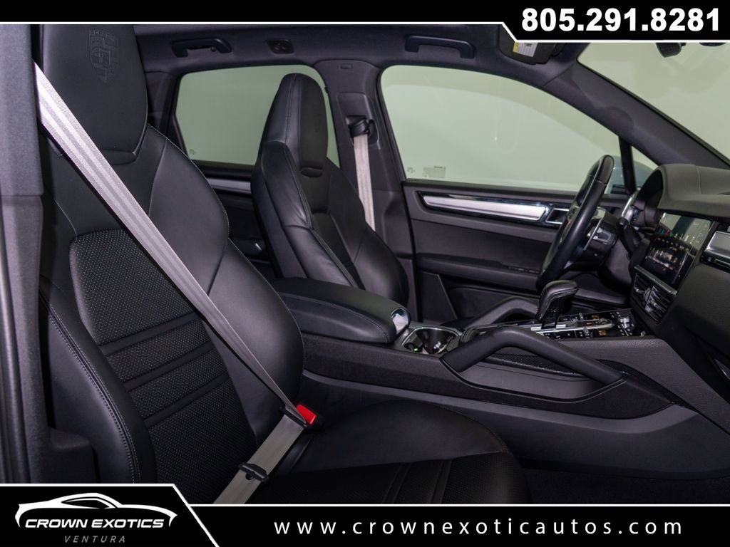 Used 2023 Porsche Cayenne Platinum Edition image 50