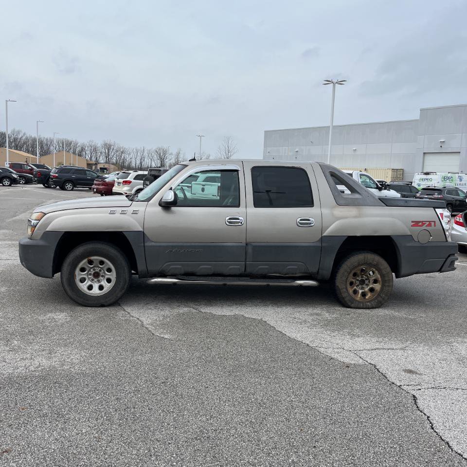 Used 2003 Chevrolet Avalanche 4x4 w/ Suspension Package, Off-Road image 12