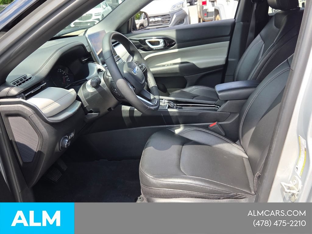 Used 2025 Jeep Compass Limited AWD/4WD image 7