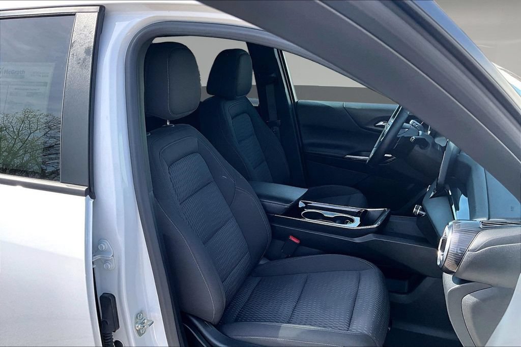 Used 2025 Chevrolet Equinox LT AWD/4WD image 32