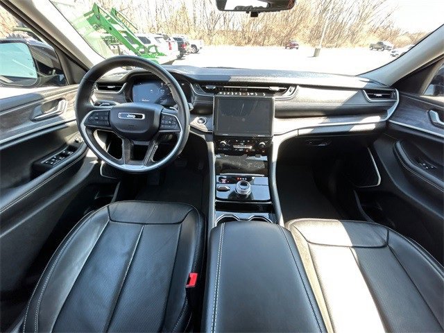 Used 2022 Jeep Grand Cherokee L Limited w/ Luxury Tech Group II image 13