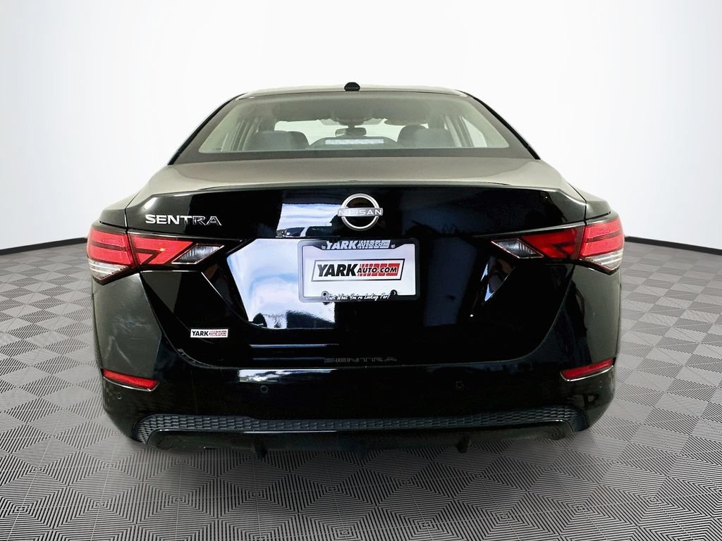 Used 2025 Nissan Sentra SV FWD image 9