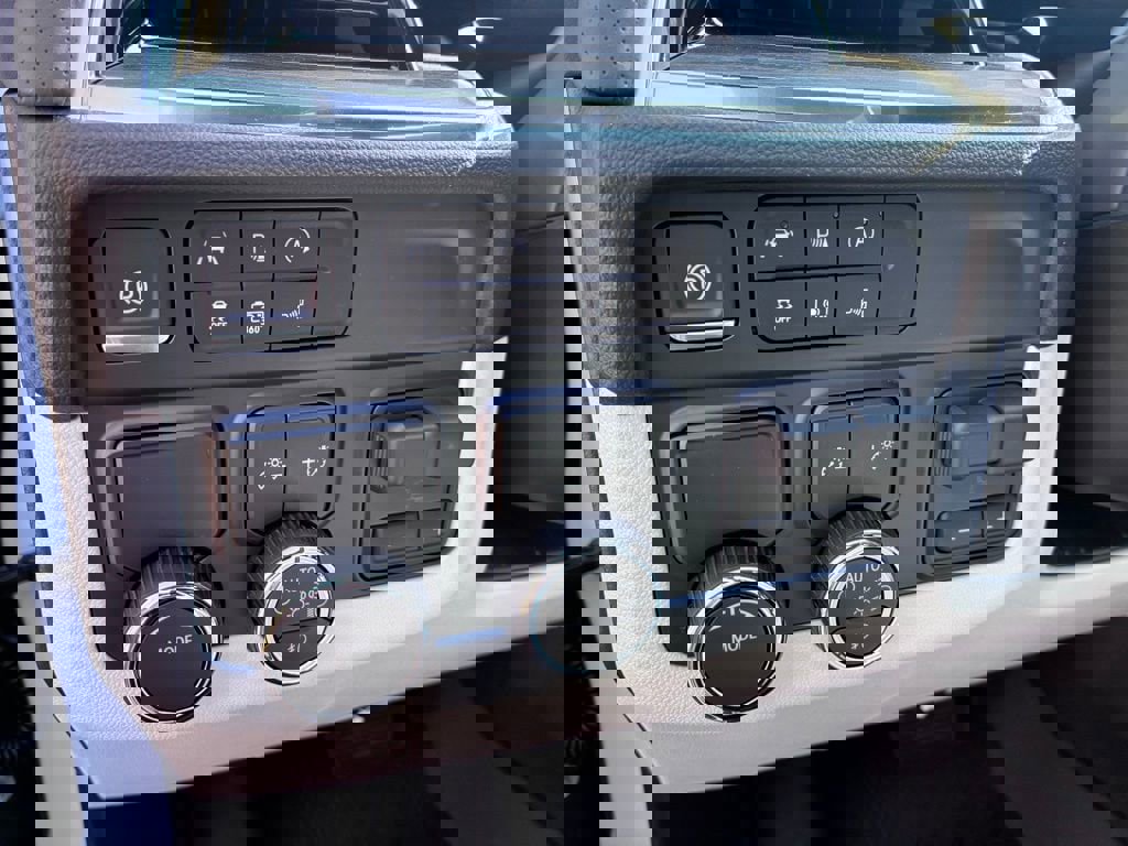 New 2026 Chevrolet Suburban Premier image 29