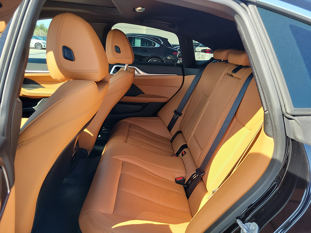 Used 2025 BMW i4 eDrive40 w/ Parking Assistance Package RWD image 15
