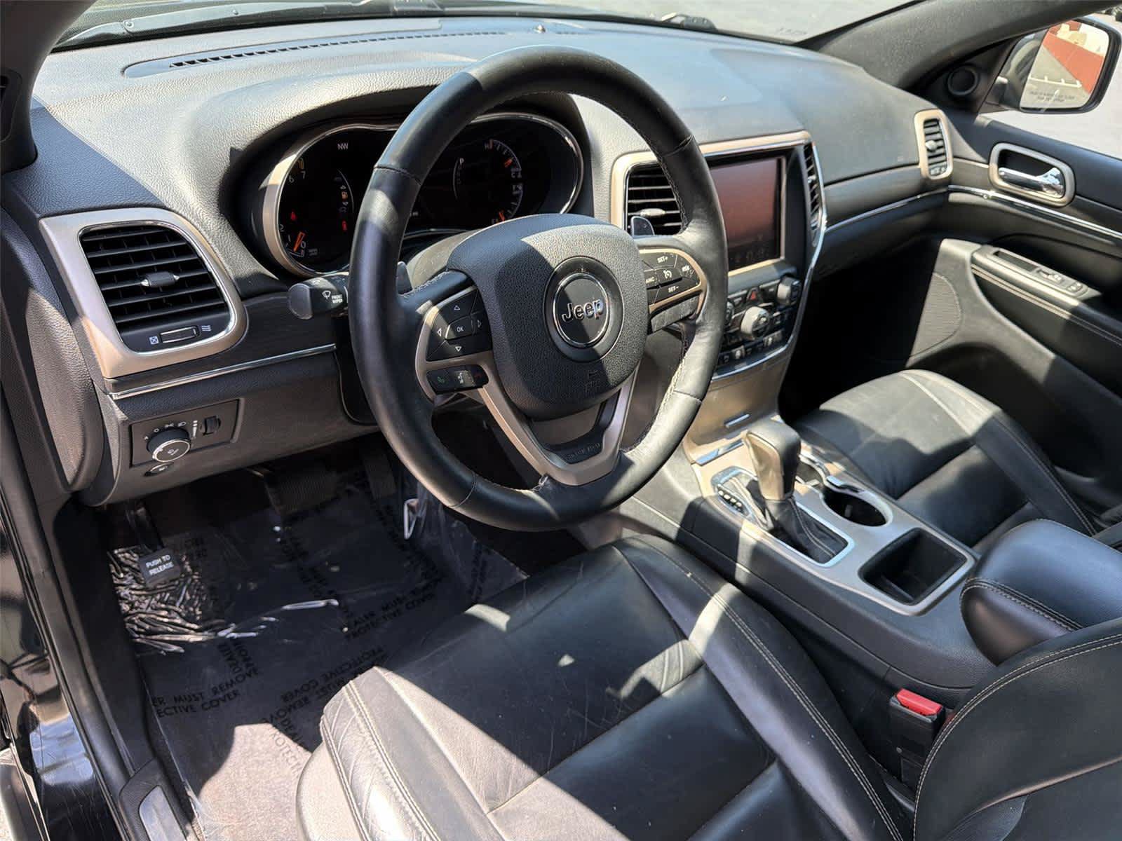 Used 2017 Jeep Grand Cherokee Limited RWD image 2