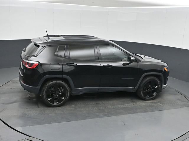 Used 2018 Jeep Compass Latitude FWD image 29