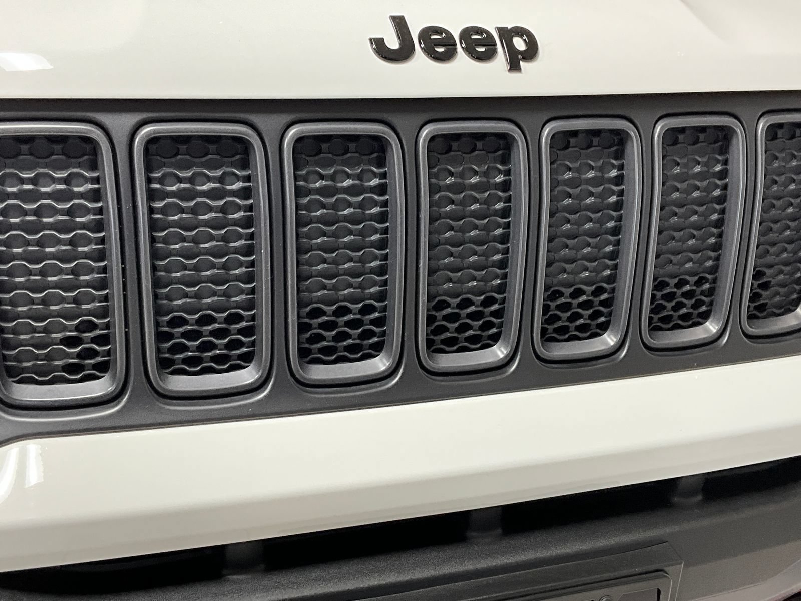 Used 2023 Jeep Renegade Trailhawk AWD/4WD image 29