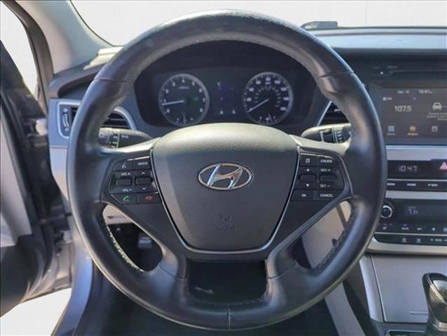 Used 2016 Hyundai Sonata Sport w/ Option Group 02 image 16