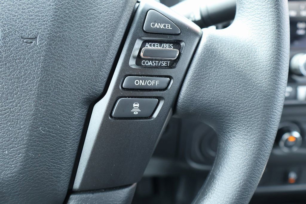 Certified 2025 Nissan Frontier SV image 13