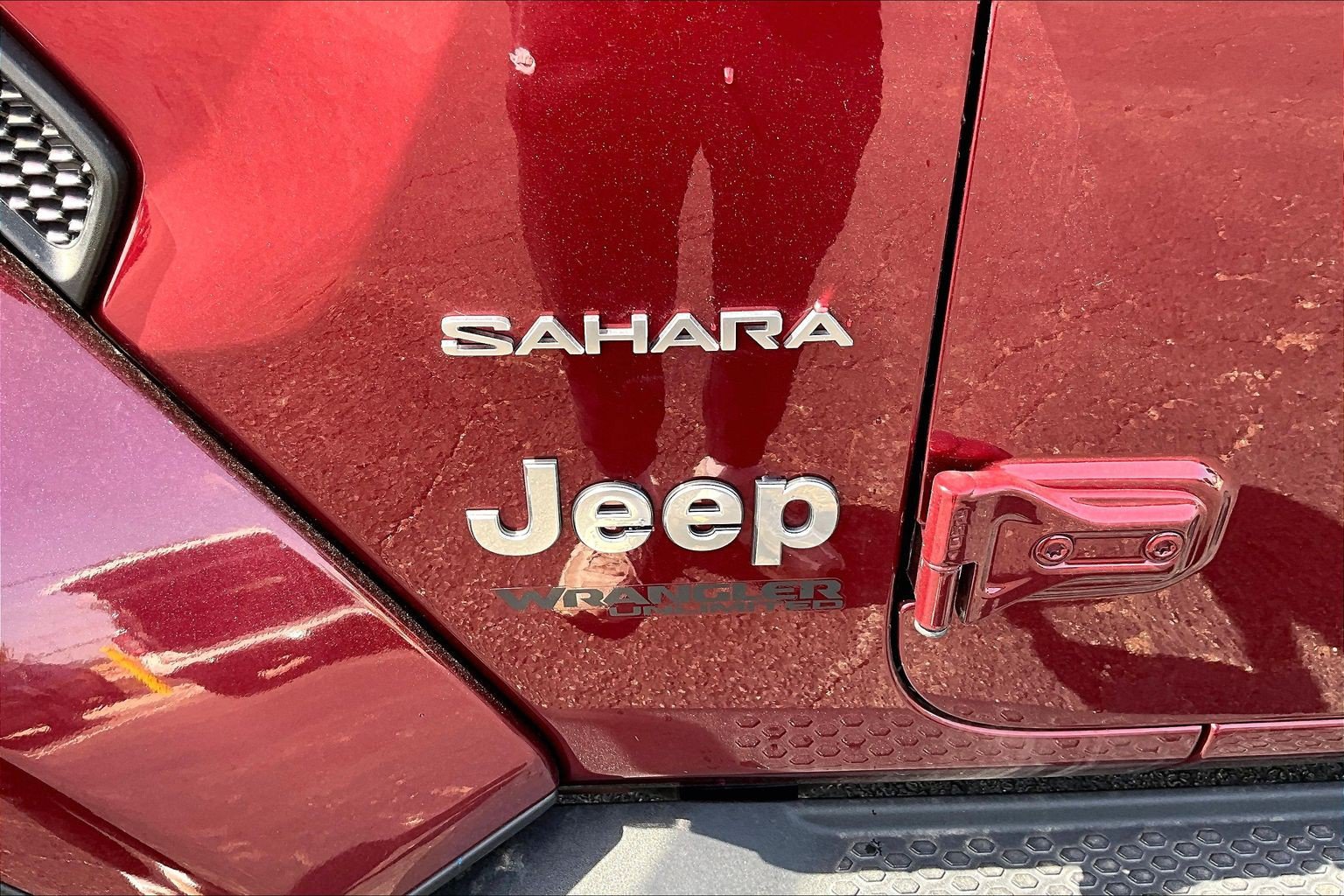 Used 2021 Jeep Wrangler Unlimited Sahara w/ Cold Weather Group AWD/4WD image 31