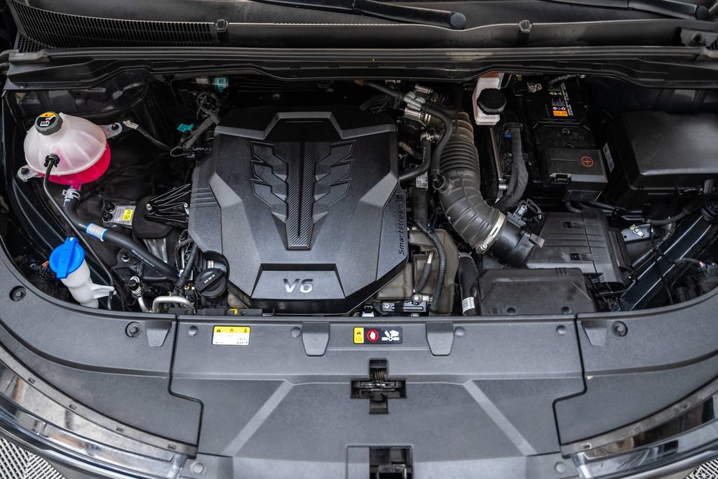 Used 2025 Kia Carnival SX FWD image 20