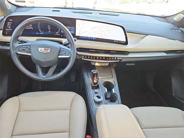 Used 2025 Cadillac XT4 Premium Luxury w/ Cold Weather Package image 8