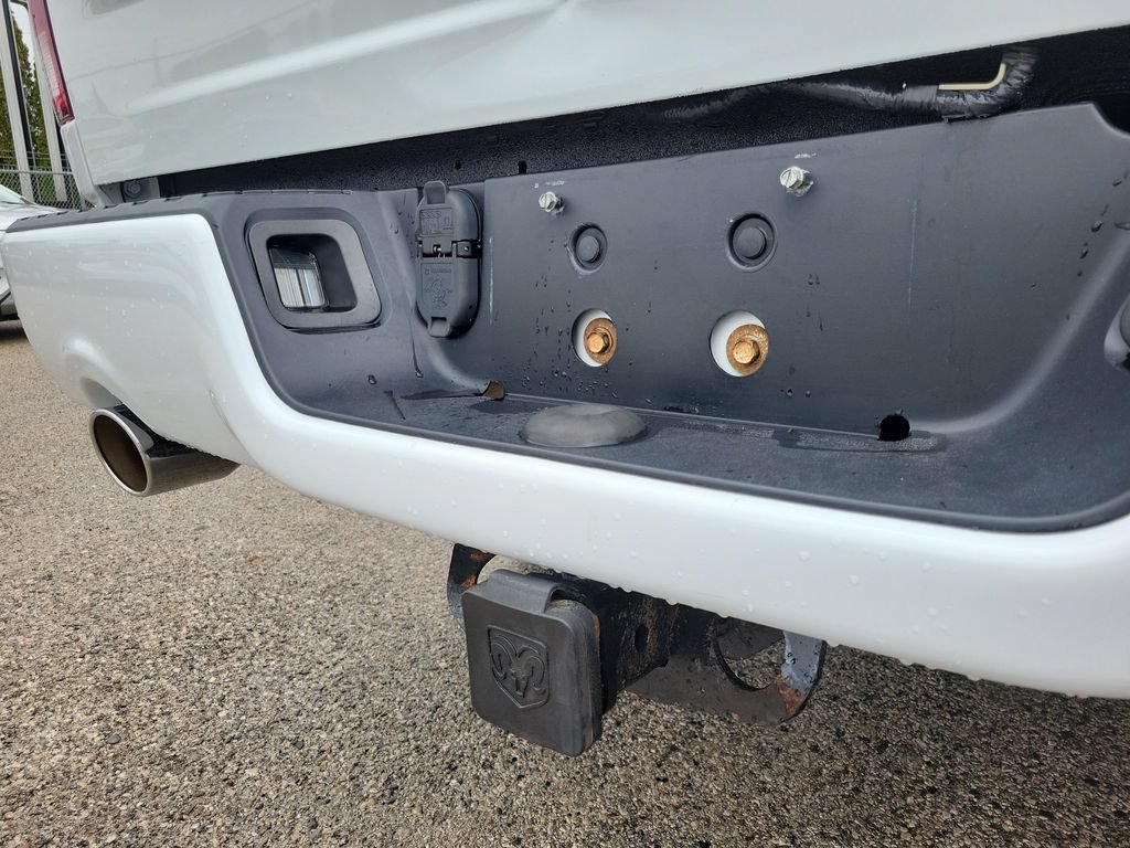 Used 2019 RAM 1500 Express w/ Wheel & Sound Group AWD/4WD image 9