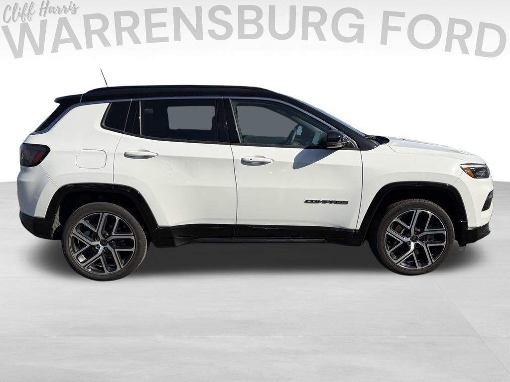 Used 2025 Jeep Compass Limited w/ Elite Group AWD/4WD image 8