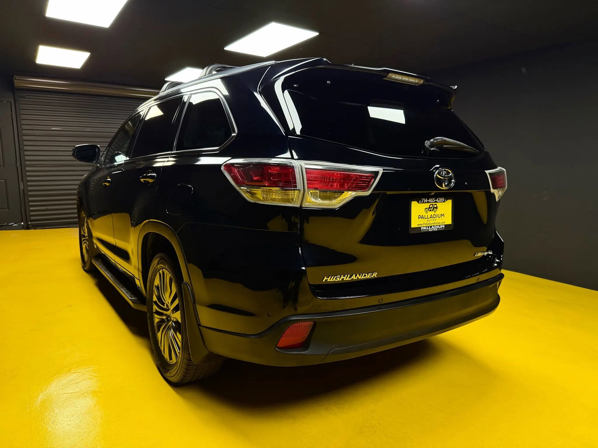 Used 2015 Toyota Highlander Limited Platinum image 4