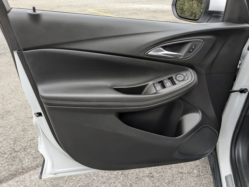 Certified 2022 Buick Encore GX Preferred w/ Cold Weather Comfort Package image 9