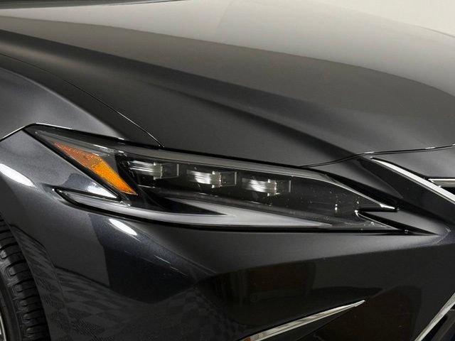 Certified 2022 Lexus ES 300h Ultra Luxury w/ Accessory Package 2 FWD image 15