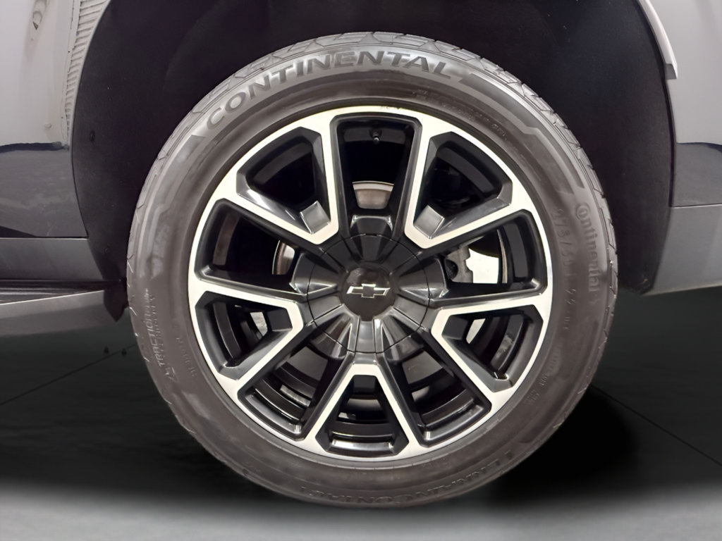 Used 2021 Chevrolet Suburban RST w/ Rear Media and Nav Package AWD/4WD image 33