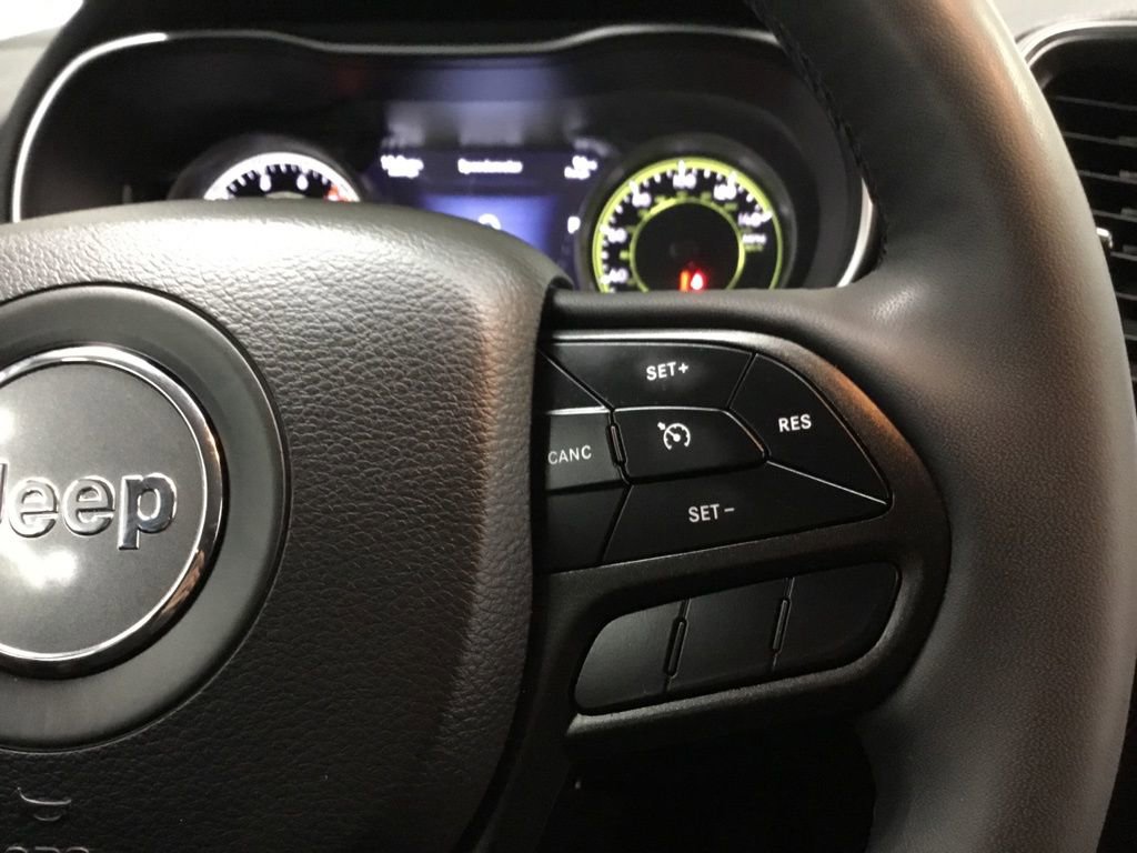Used 2022 Jeep Cherokee Trailhawk AWD/4WD image 39