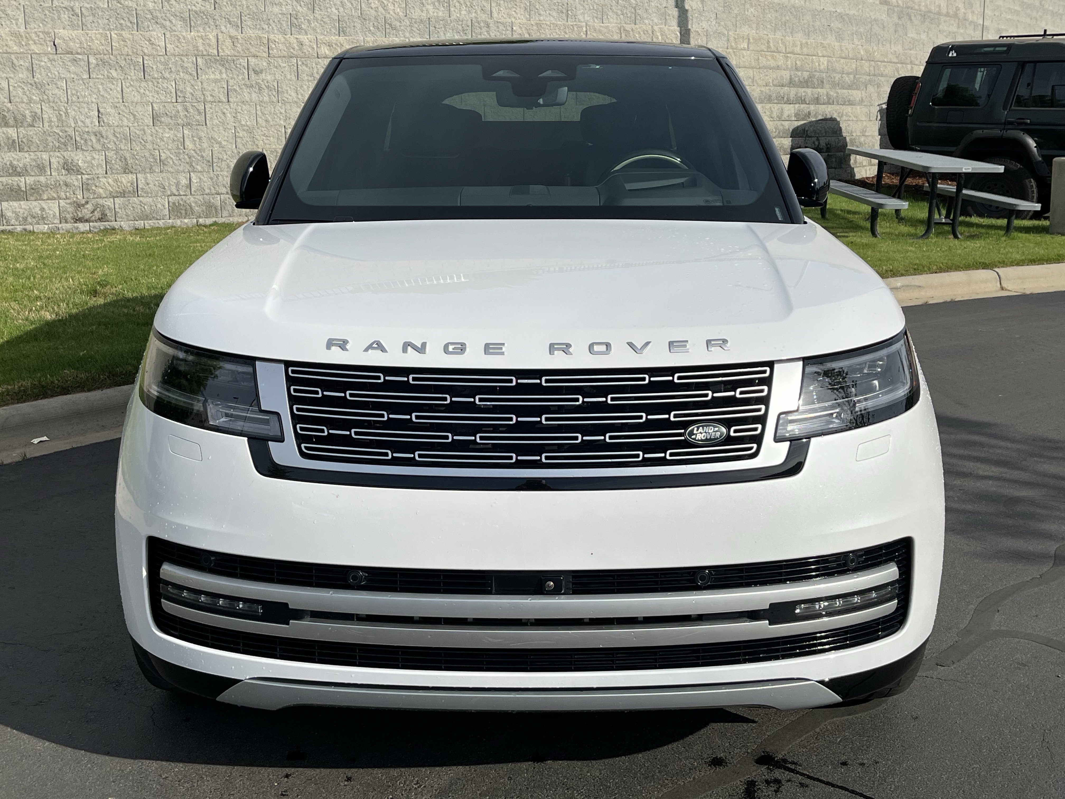 Certified 2024 Land Rover Range Rover Long Wheelbase Autobiography image 9