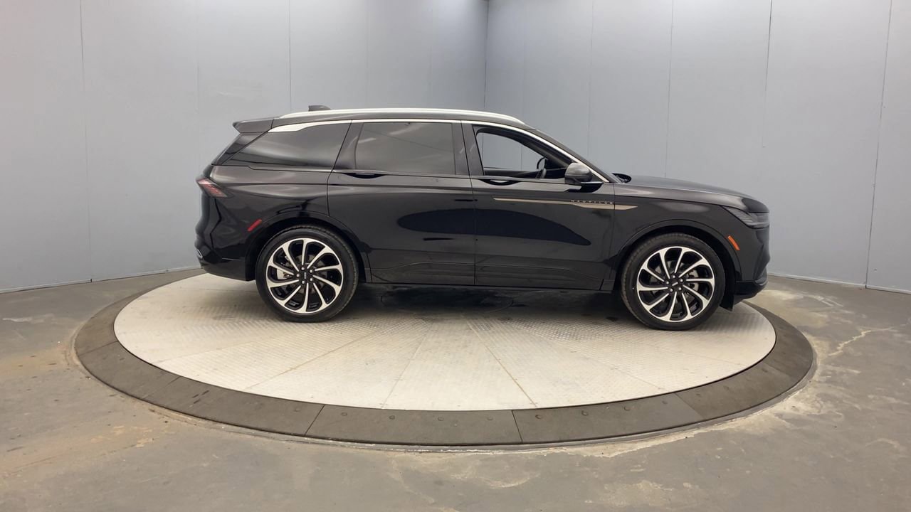 Used 2025 Lincoln Nautilus Black Label AWD/4WD image 6