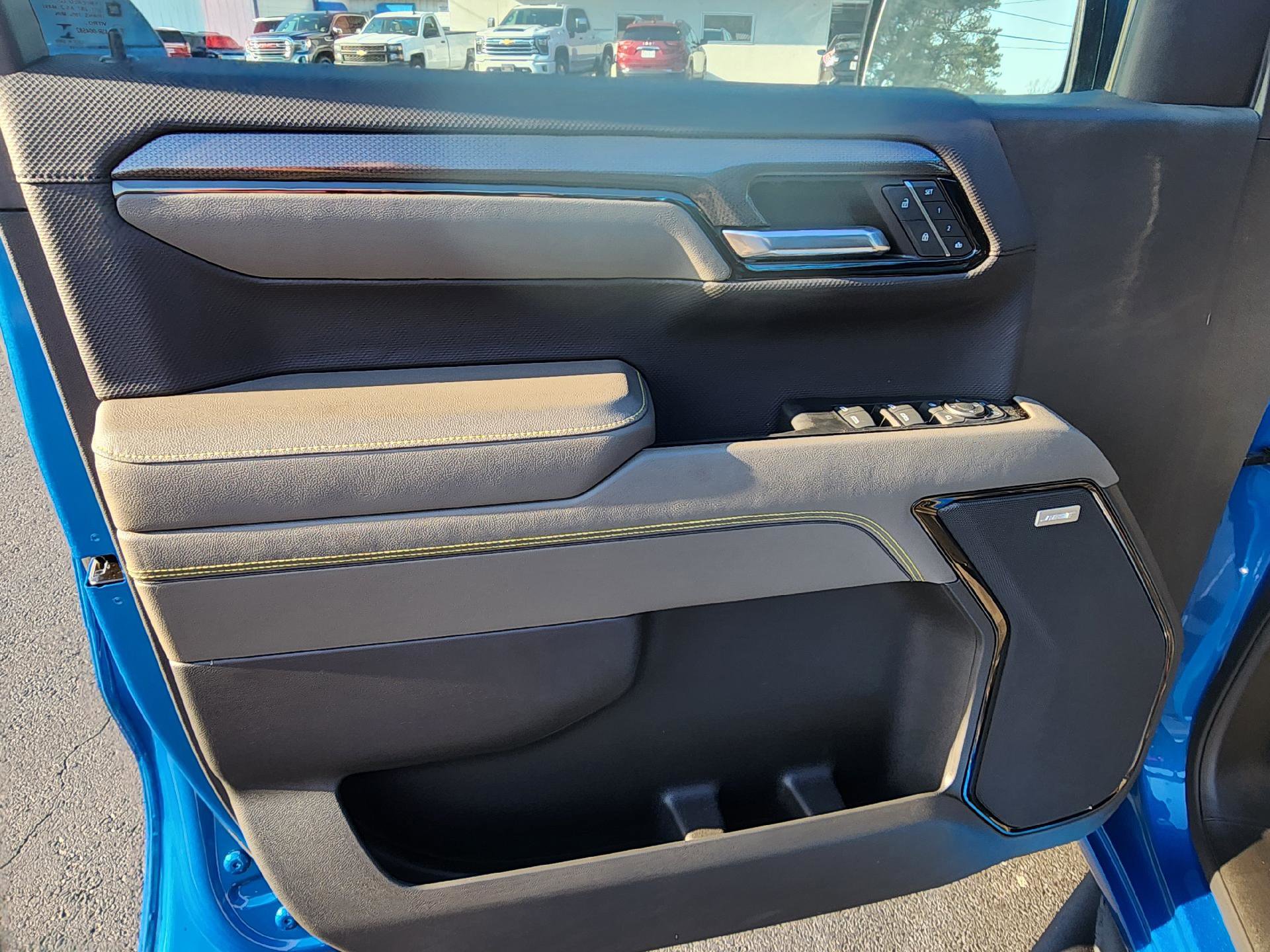 Used 2022 Chevrolet Silverado 1500 ZR2 w/ Technology Package image 17