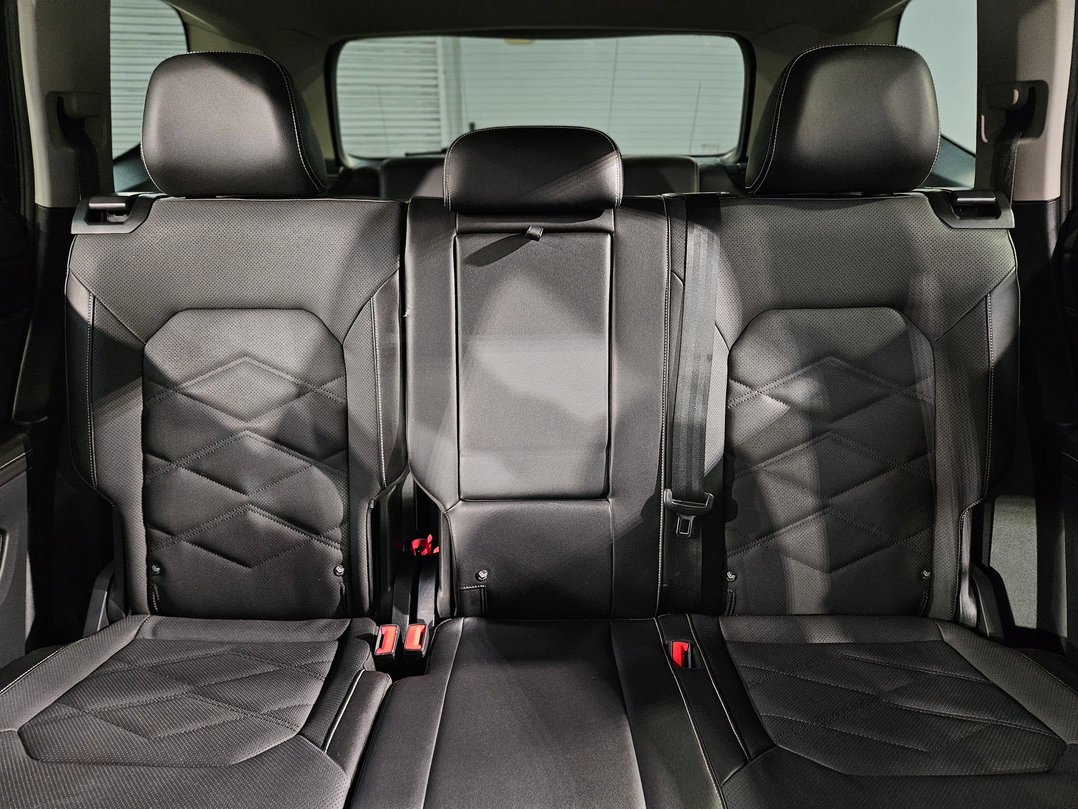 Used 2024 Volkswagen Atlas SE image 13