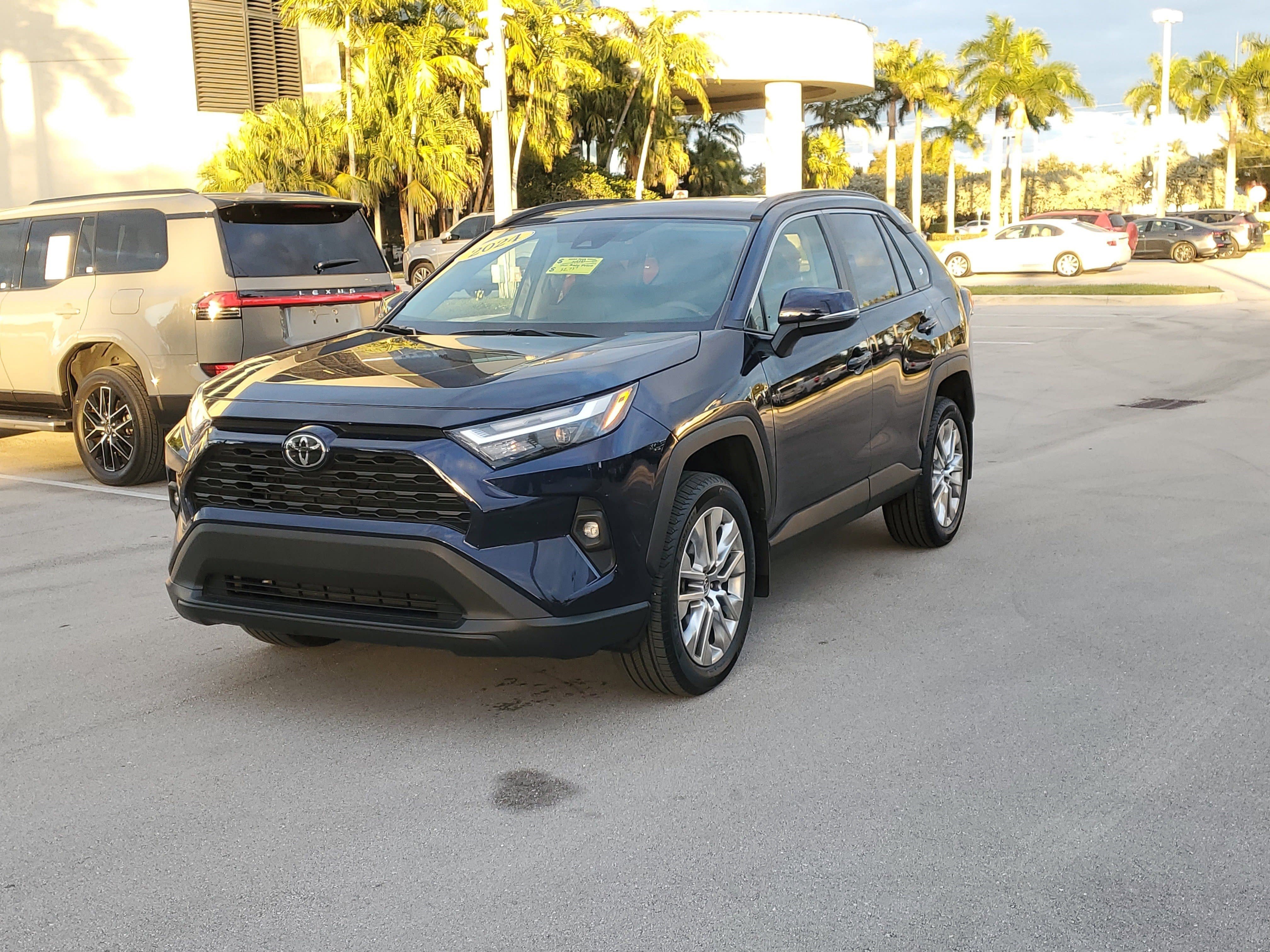 Used 2024 Toyota RAV4 XLE Premium image 7