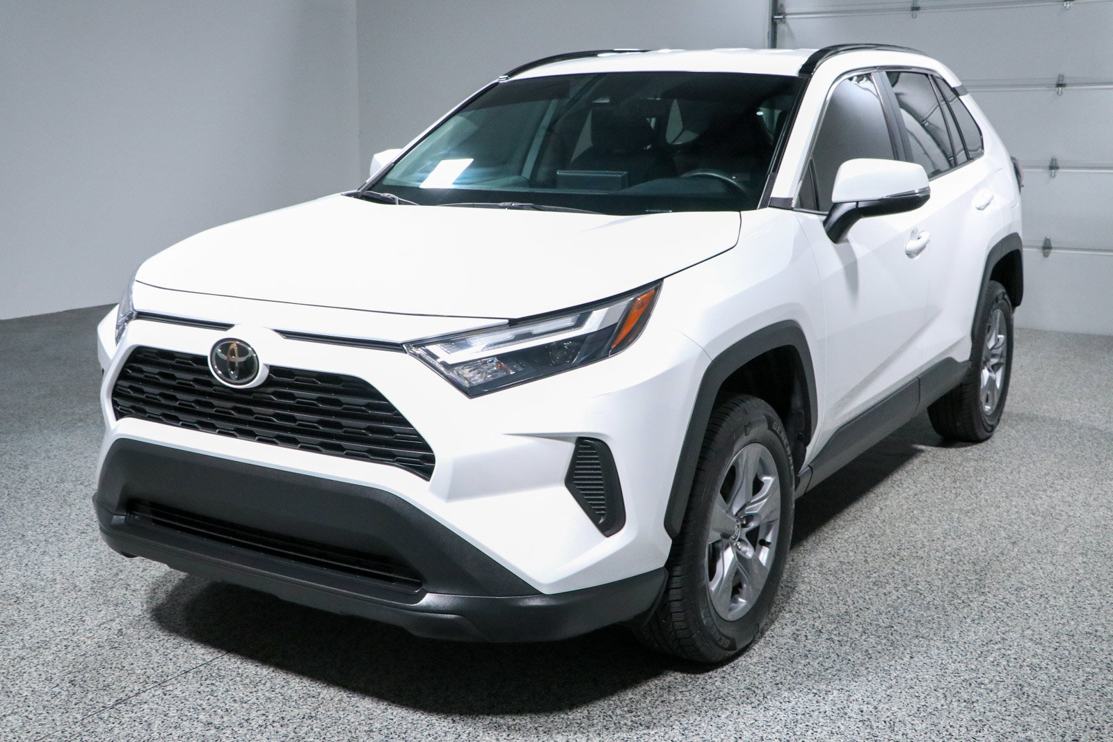 Used 2022 Toyota RAV4 XLE FWD image 30
