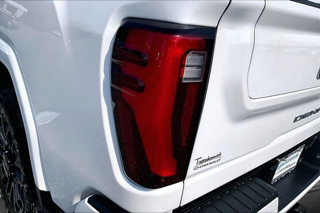 Used 2024 GMC Sierra 2500 Denali Ultimate AWD/4WD image 24