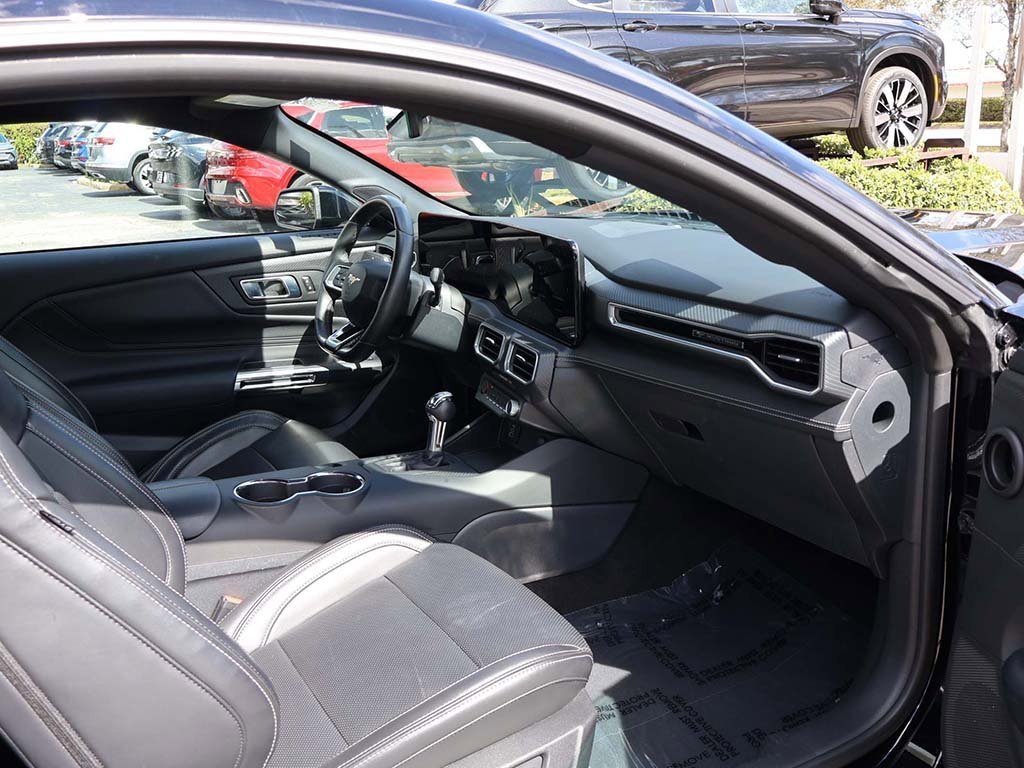 Used 2025 Ford Mustang Premium image 25